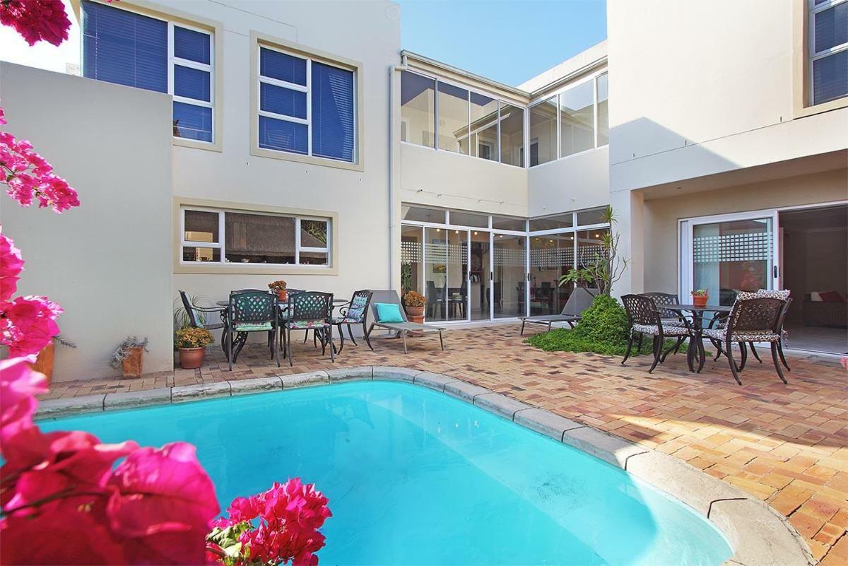 Atlantic Breeze Hotel Cape Town Exterior photo